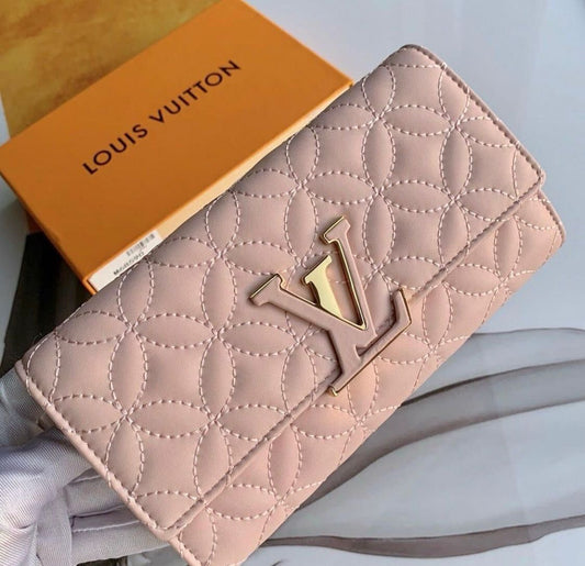 LOUIS VUITTON Capucines Wallet