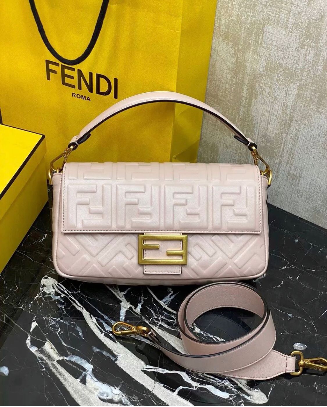 FENDI Baguette